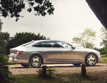 Genesis Electrified G80 [UK-spec] '2025–н.в.