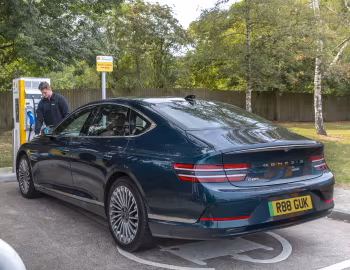 Genesis Electrified G80 [UK-spec] (RG3) '2022–24