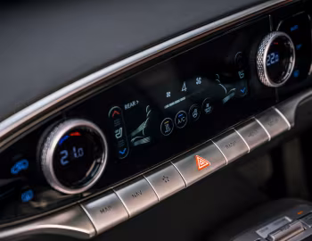 Интерьер Genesis Electrified GV70 [UK-spec] '2022–24