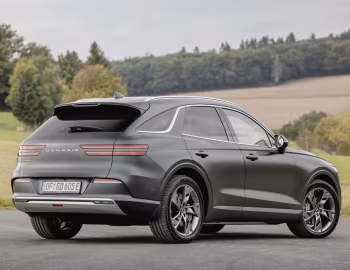 Genesis Electrified GV70 [Worldwide] '2022–24
