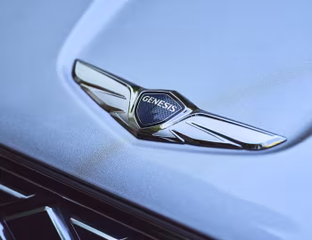 Логотип 2023–24 Genesis Electrified GV70 [North America] '2022–24