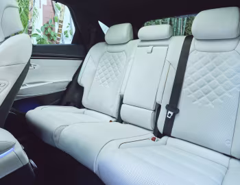 Интерьер 2023–24 Genesis Electrified GV70 [North America] '2022–24