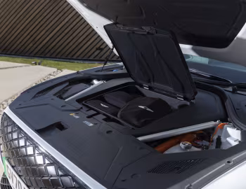 Багажник Genesis Electrified GV70 [UK-spec] '2022–24