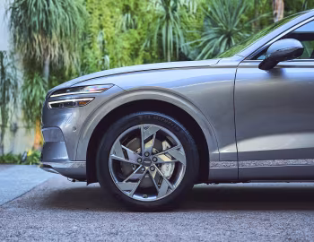 2023–24 Genesis Electrified GV70 [North America] '2022–24