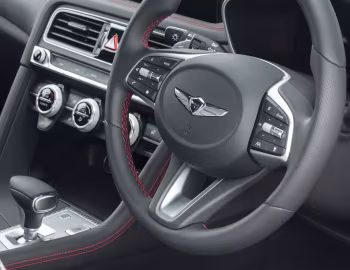 Интерьер Genesis G70 2.0T [UK-spec] '2021–н.в.