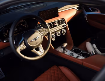 Интерьер Genesis G70 2.0T AWD Shooting Brake [EU-spec] '2021–н.в.