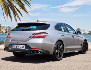 Genesis G70 2.0T Shooting Brake [Australia] '2021–23