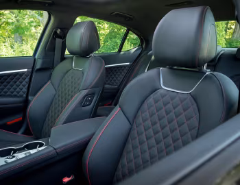 Интерьер 2019–21 Genesis G70 3.3T [North America] '2018–21