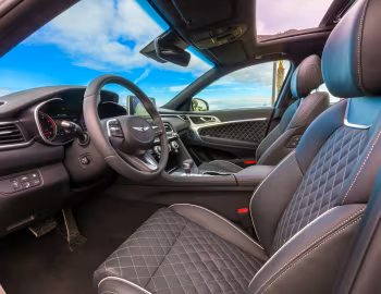 Интерьер 2019–21 Genesis G70 3.3T [North America] '2018–21