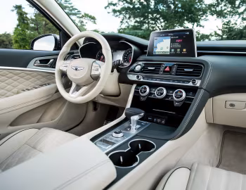 Интерьер 2019–21 Genesis G70 3.3T [North America] '2018–21