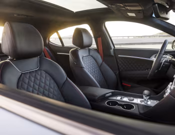 Интерьер 2022–23 Genesis G70 3.3T AWD [North America] '2021–23