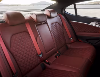 Интерьер 2022–23 Genesis G70 3.3T AWD [North America] '2021–23
