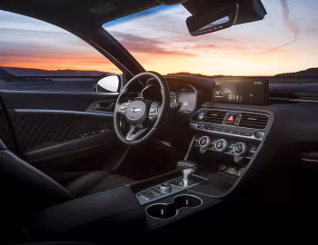 Интерьер 2022–23 Genesis G70 3.3T AWD [North America] '2021–23