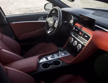 Интерьер 2022–23 Genesis G70 3.3T AWD [North America] '2021–23