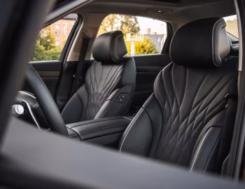 Интерьер 2021–24 Genesis G80 2.5T [North America] (RG3) '2020–24