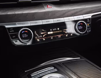 Интерьер 2021–24 Genesis G80 2.5T [North America] (RG3) '2020–24
