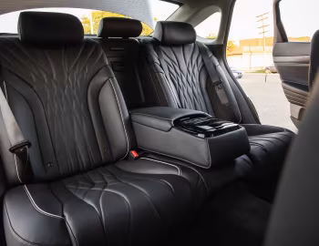 Интерьер 2021–24 Genesis G80 2.5T [North America] (RG3) '2020–24