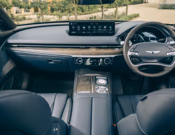 Торпедо Genesis G80 2.5T AWD [UK-spec] (RG3) '2021–25