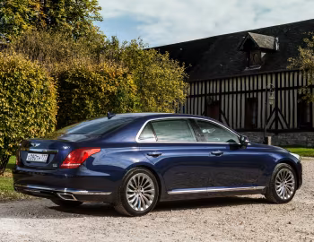 Genesis G90 3.3T HTRAC [CIS] (HI) '2016–19