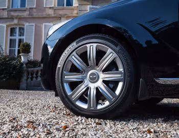 Genesis G90L 5.0 HTRAC [CIS] (HI) '2016–19