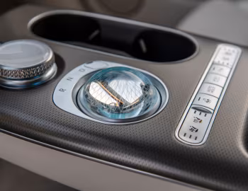 Интерьер 2023–25 Genesis GV60 [North America] '2022–25