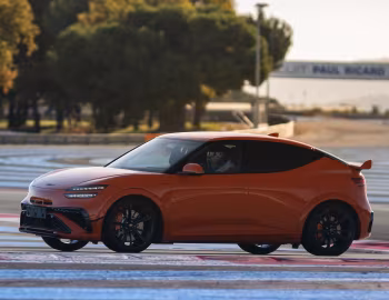 Genesis GV60 Magma [Worldwide] '2026