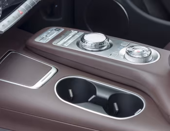 Интерьер Genesis GV70 2.2D AWD [UK-spec] '2021–24