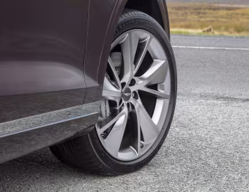 Genesis GV70 2.2D AWD [UK-spec] '2021–24