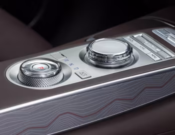 Интерьер Genesis GV70 2.2D AWD [UK-spec] '2021–24