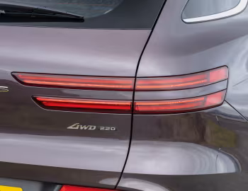 Genesis GV70 2.2D AWD [UK-spec] '2021–24