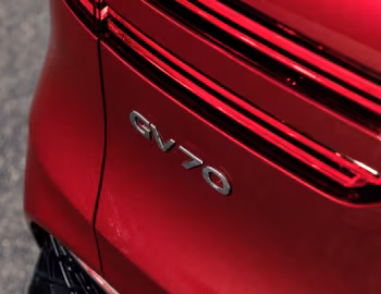 Genesis GV70 2.5T AWD [EU-spec] '2021–24