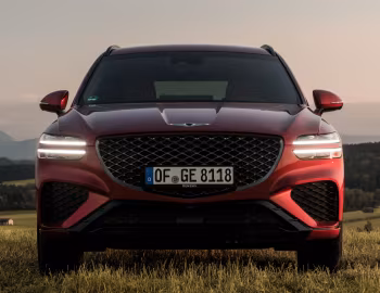 Genesis GV70 2.5T AWD [EU-spec] '2021–24