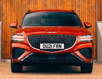 Genesis GV70 2.5T AWD [UK-spec] '2021–24