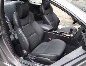 Интерьер Hyundai Genesis Coupe '11.2011–05.2016