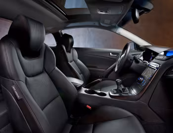 Интерьер 2010–11 Hyundai Genesis Coupe R-Spec [North America] '2009–11