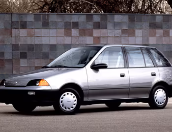 1993–94 Geo Metro 5-door '1992–94
