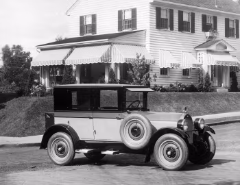 1925 Davis Model 90 Utility Brougham