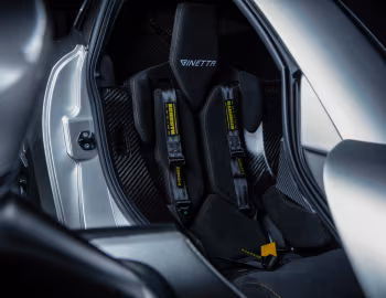 Интерьер Ginetta Akula Prototype '03.2019