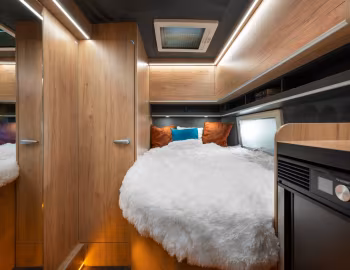 Interior 2023–25 Globe-Traveller Explorer 2X '08.2022–25
