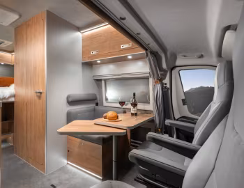 Interior 2025 Globe-Traveller Explorer 2Z '2024–25