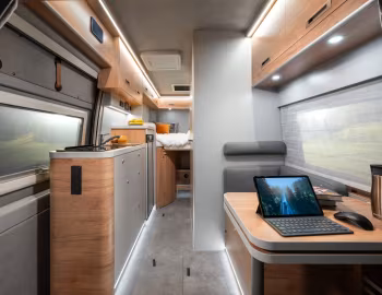 Interior 2025 Globe-Traveller Explorer 2Z '2024–25
