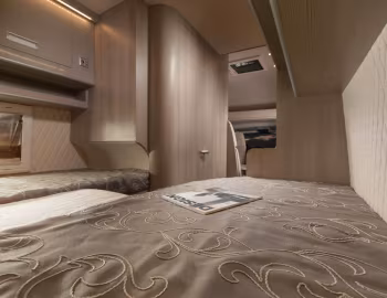 Інтер'єр 2019–21 Peugeot Boxer Globe-Traveller Voyager Z '2018–21