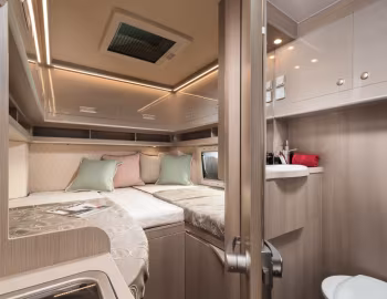 Інтер'єр 2019–21 Peugeot Boxer Globe-Traveller Voyager Z '2018–21