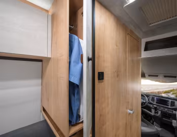 Interior 2025–pr. Globe-Traveller Falcon 2YS '2024–pr.