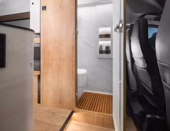 Interior 2025–pr. Globe-Traveller Falcon 2YS '2024–pr.