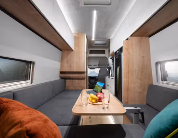 Ambos 2025–pr. Globe-Traveller Falcon 2YS '2024–pr.
