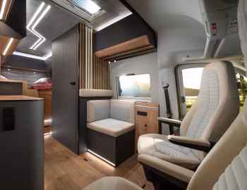 Interior 2024 Globe-Traveller Falcon 2Z '2023–24