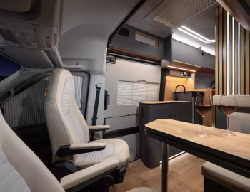 Interior 2024 Globe-Traveller Falcon 2Z '2023–24
