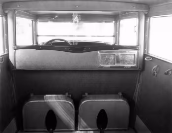 Інтер'єр 1930 General Motors Cab Model O-10