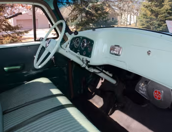 Інтэр'ер 1954 GMC 100 DeLuxe Pickup (101-24)